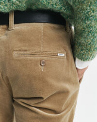 Slim Fit Cord Chinohose
