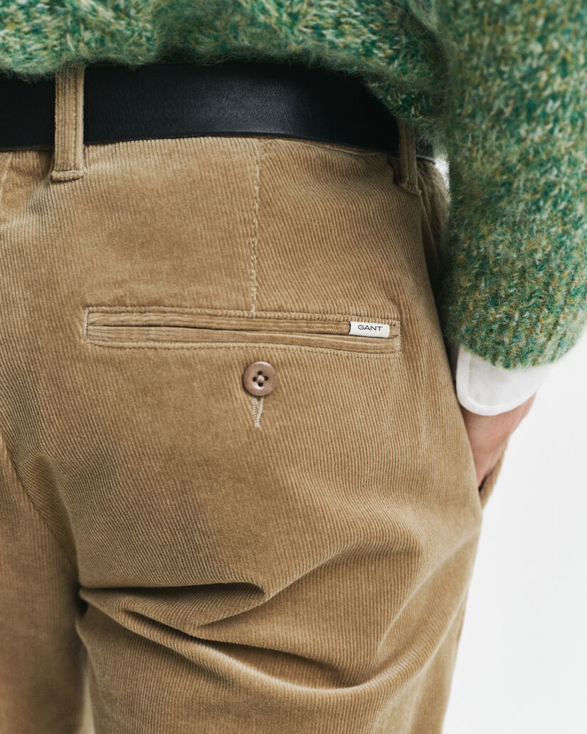 Slim Fit Cord Chinohose