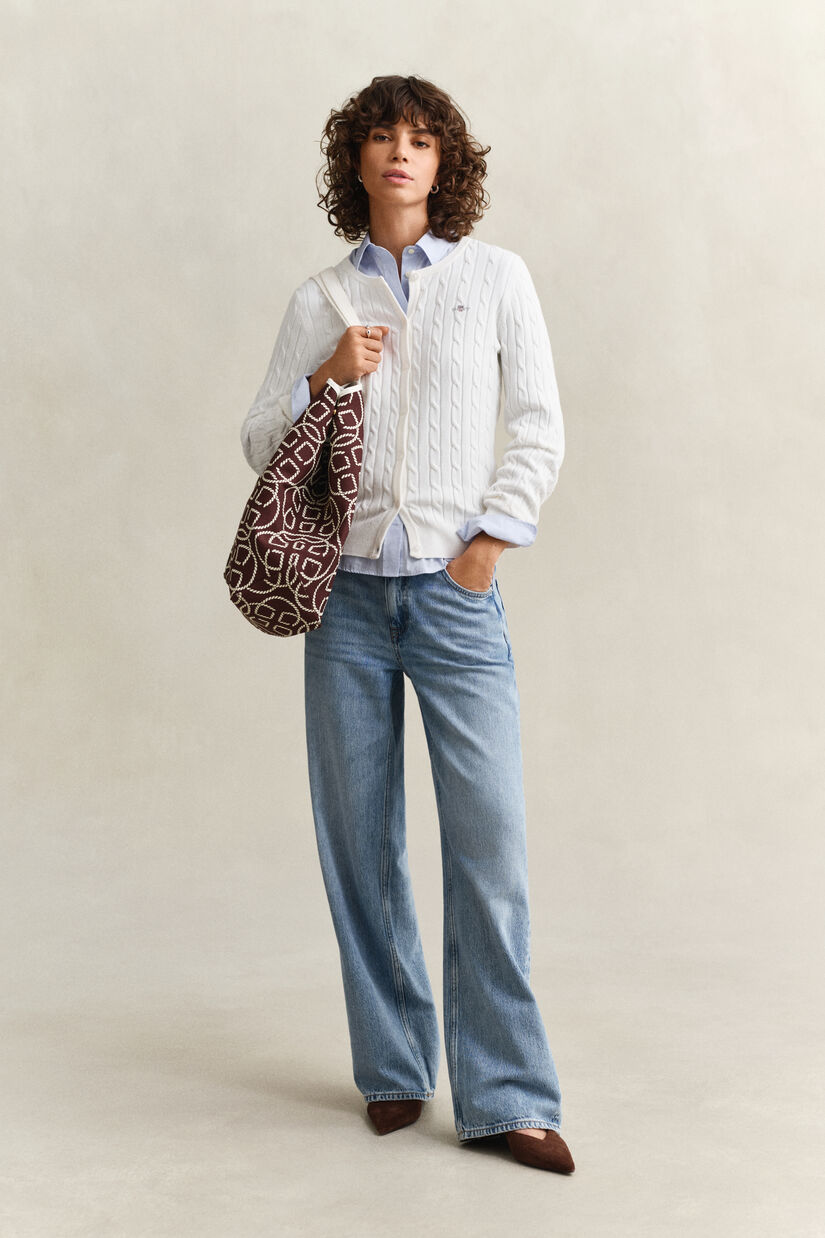 Strickjacke mit Zopfmuster