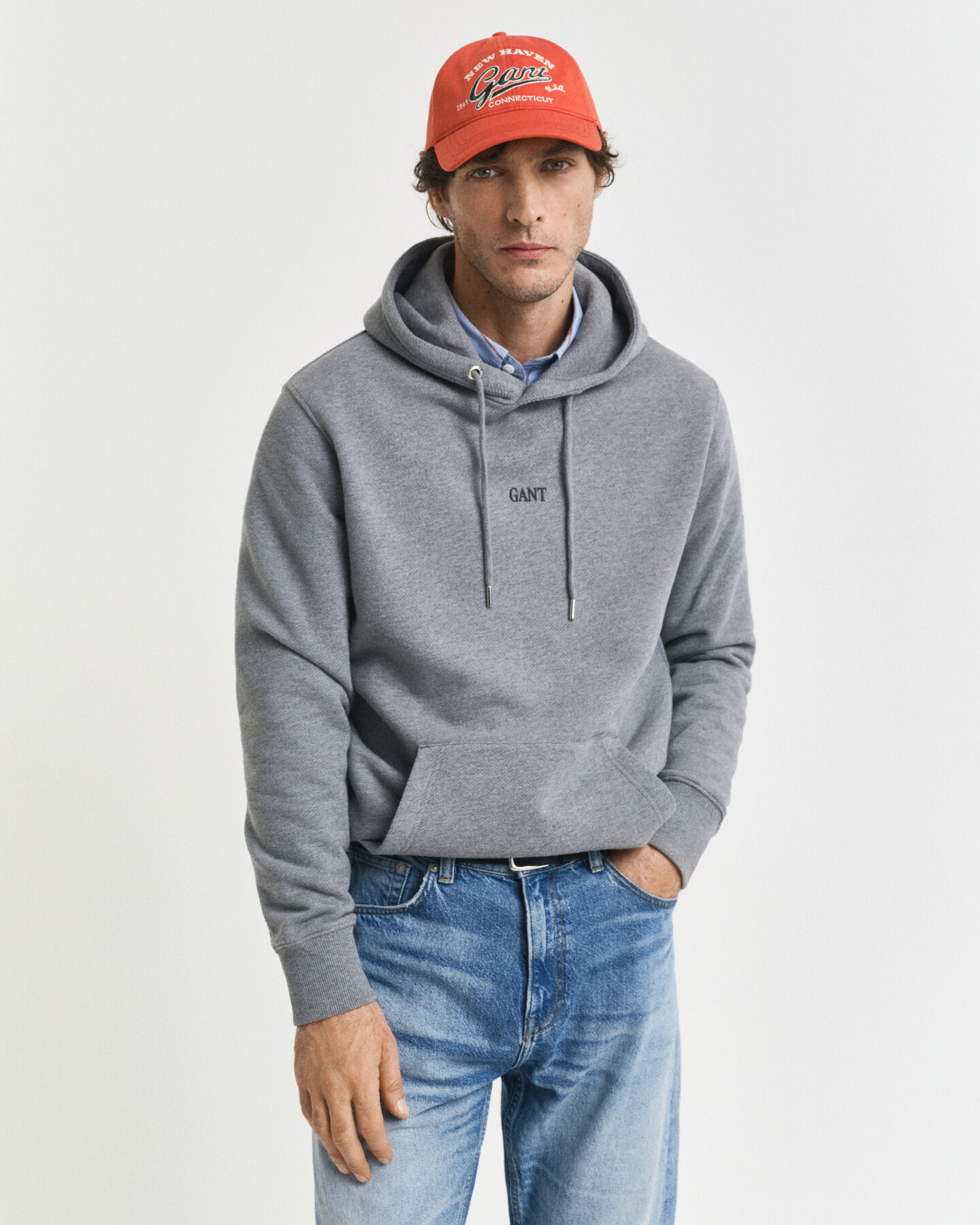 Hoodie mit kleiner Grafik