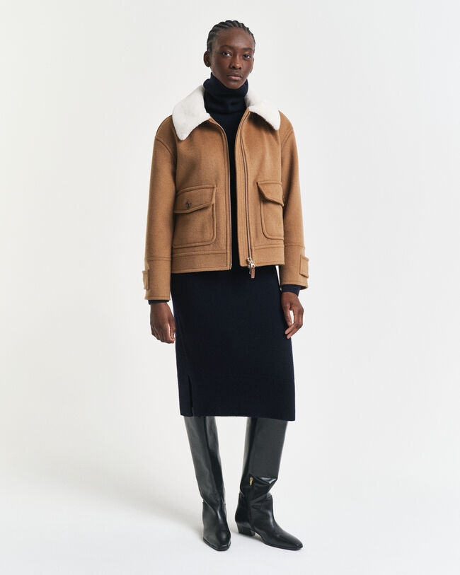 Rollkragenkleid mit Strickdetails