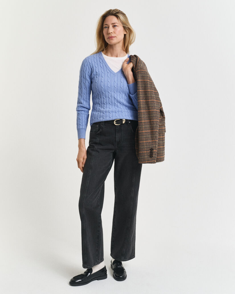 V-Neck Pullover mit Zopfmuster