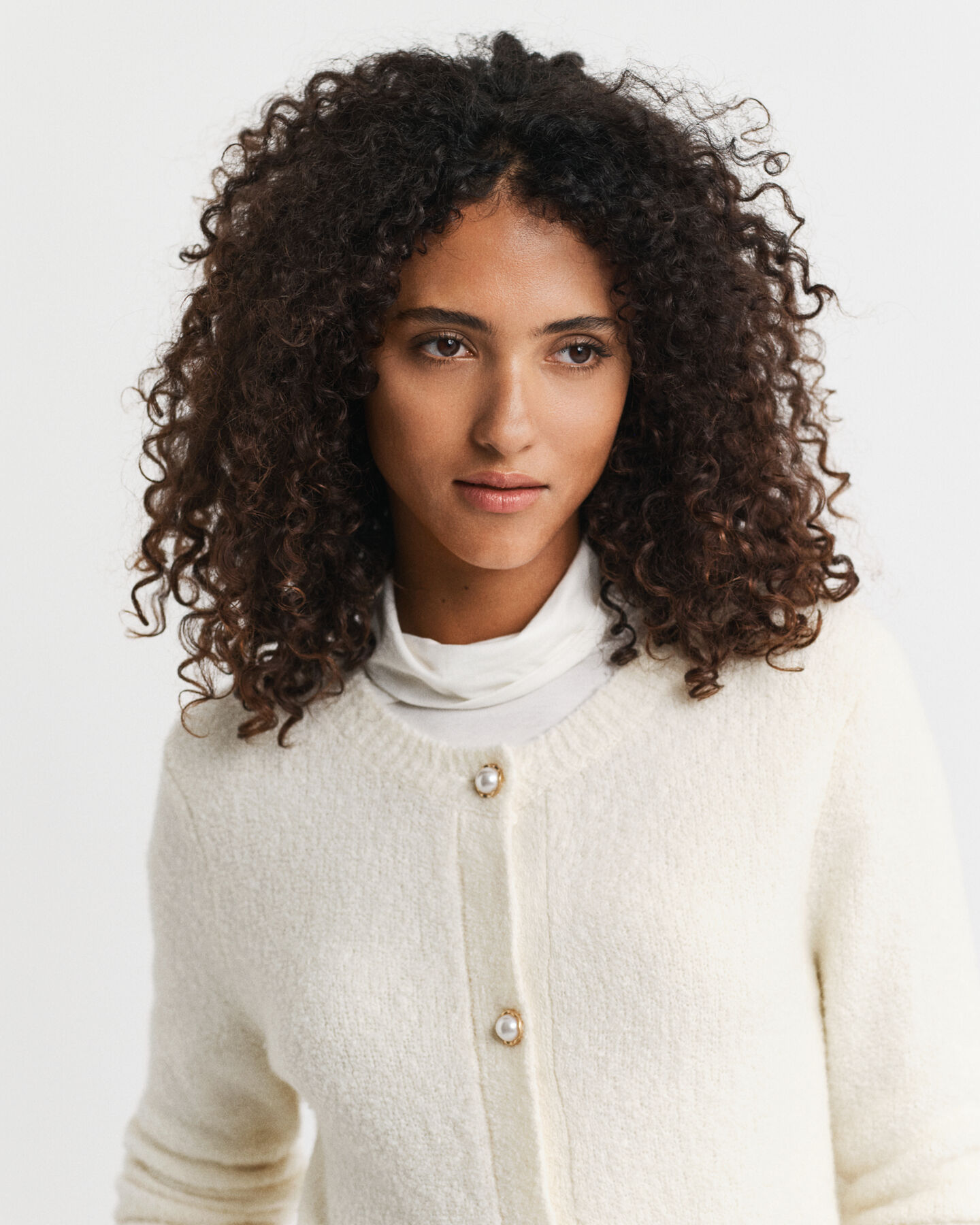 Boucl&eacute; Rundhalsstrickjacke