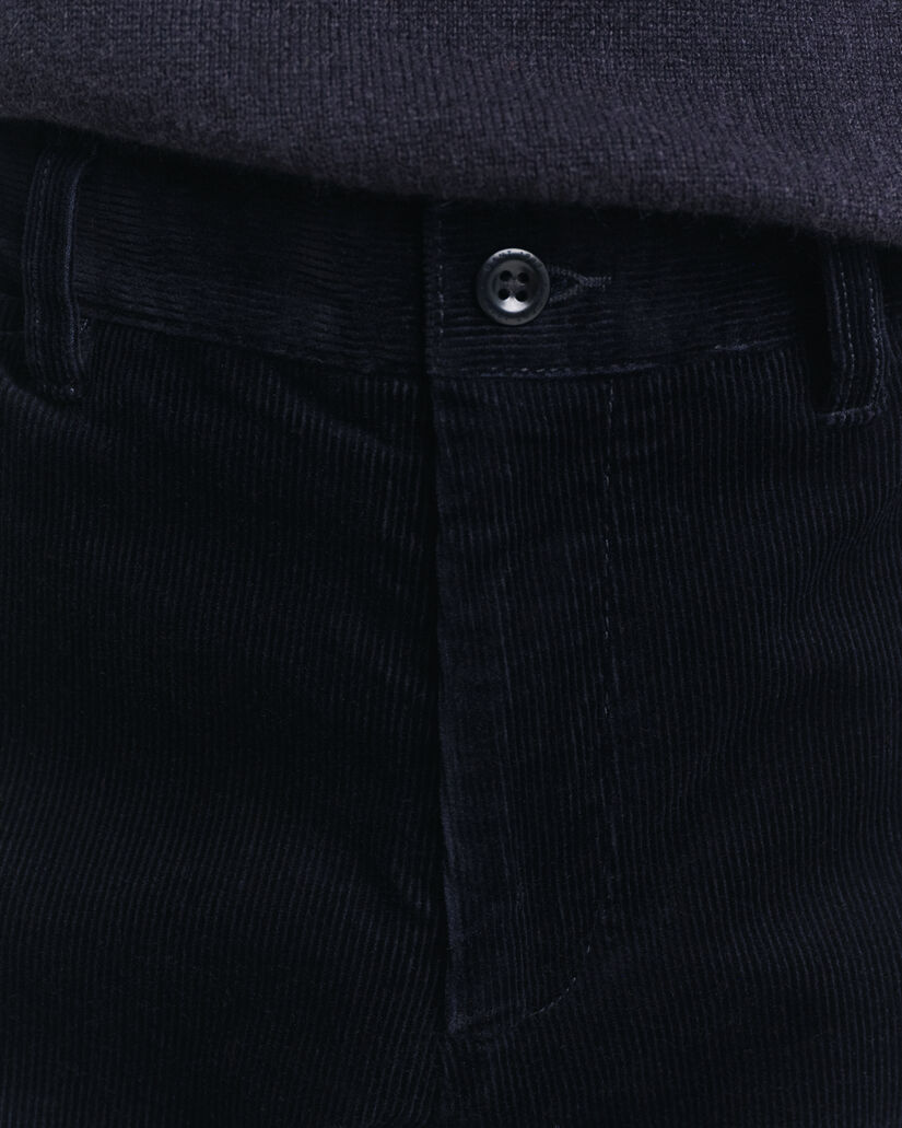 Slim Fit Cord Chinohose
