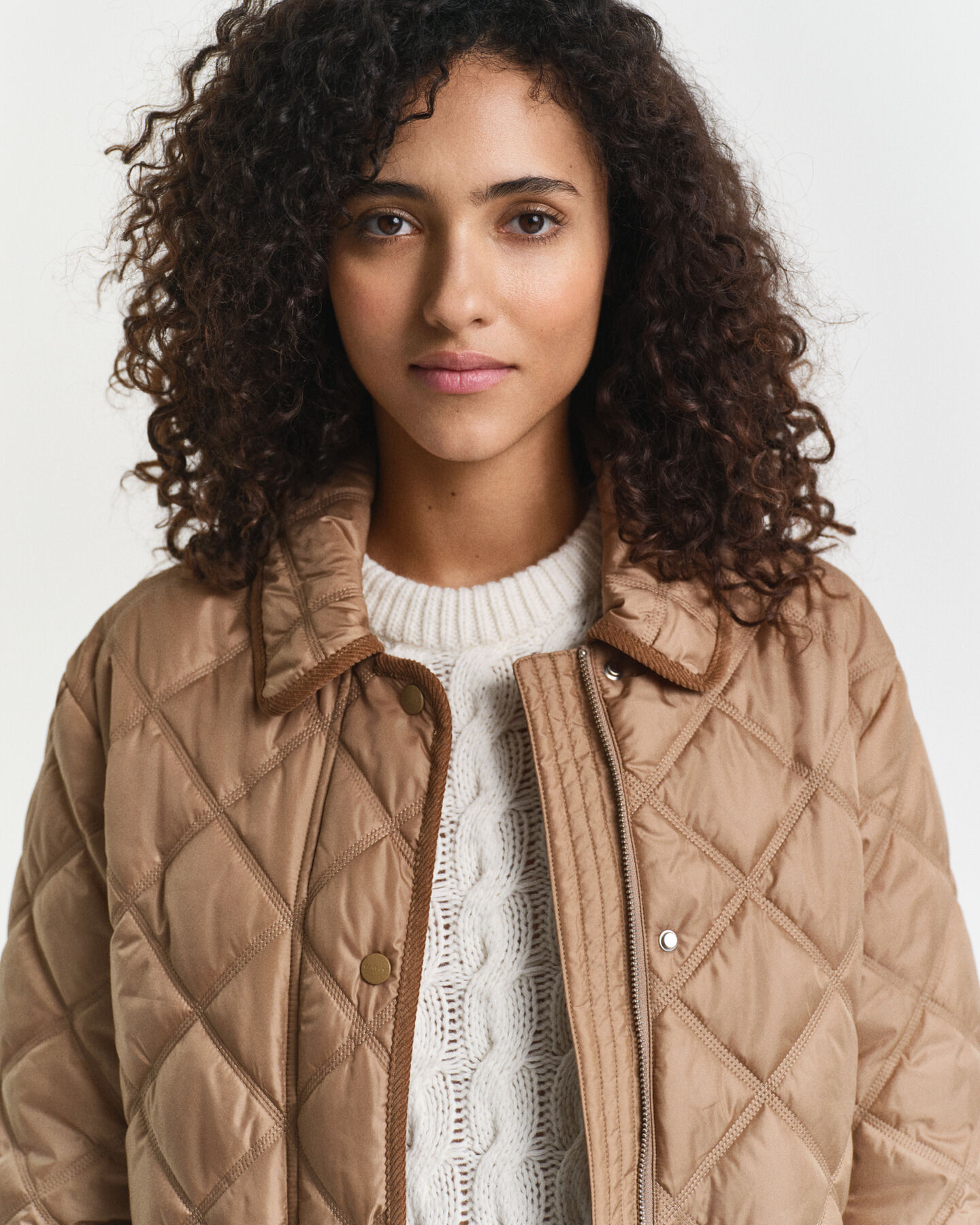 Steppjacke mit Cordbesatz