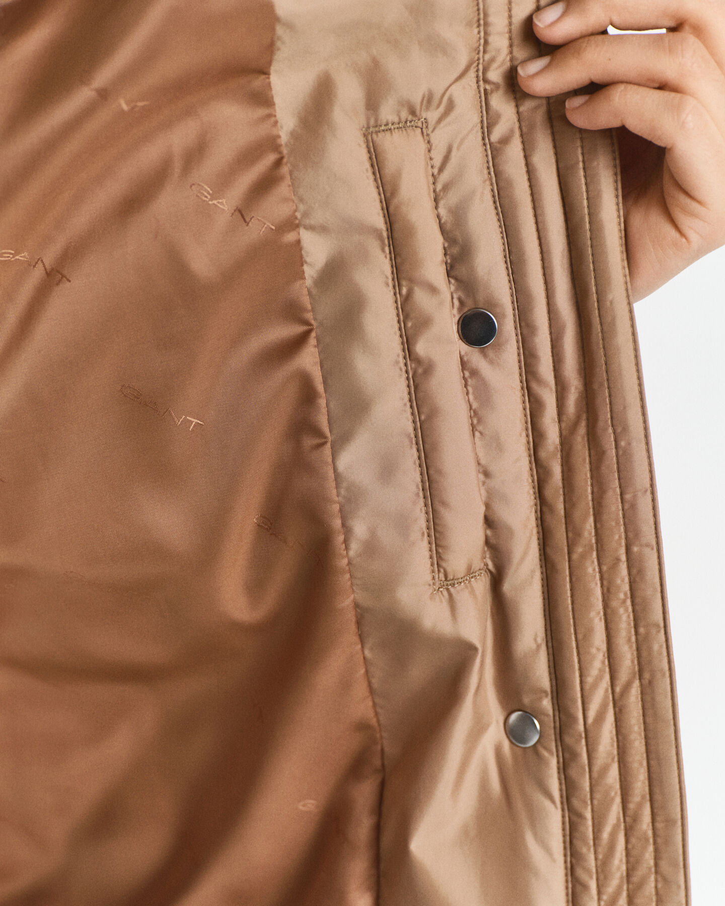 Steppjacke mit Cordbesatz