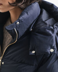 Mittellange Daunenjacke