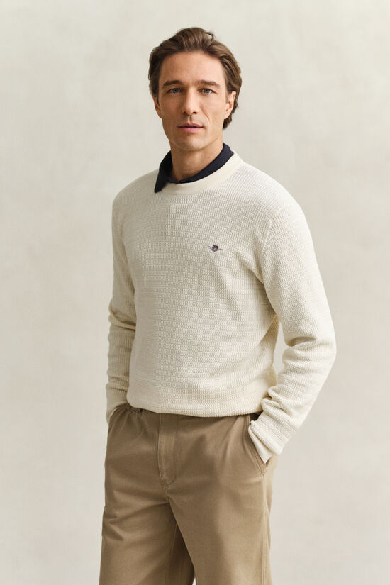 Rundhalspullover mit Mini-Zopfmuster