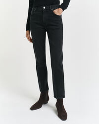 Verk&uuml;rzte Slim Fit Jeans in Schwarz