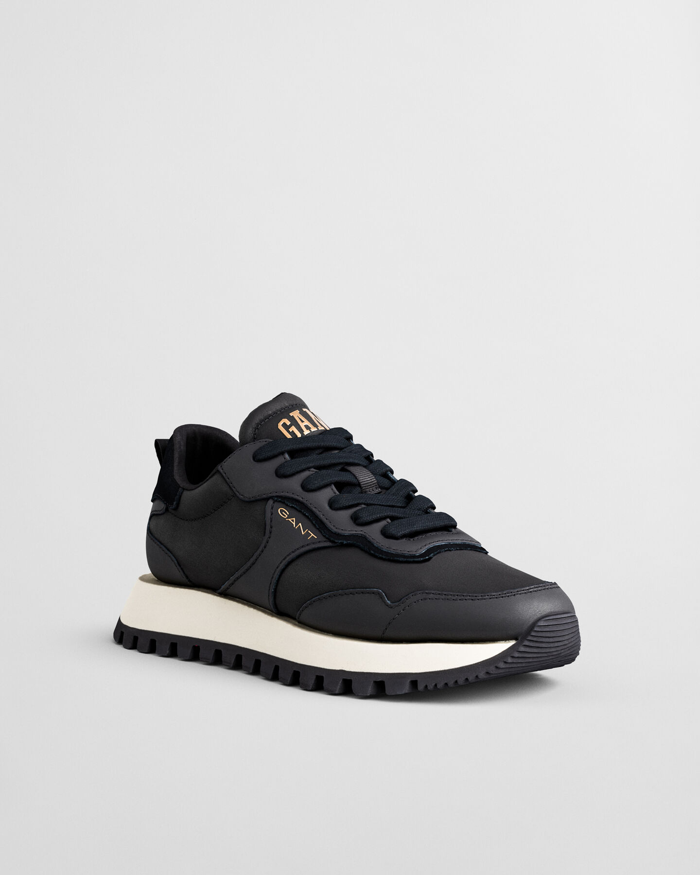 Caffay Sneaker aus Veloursleder und Satin