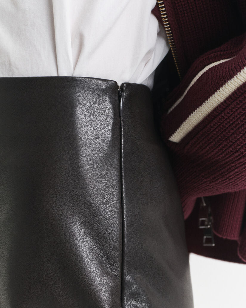 Bleistiftrock aus Leder in Midil&auml;nge