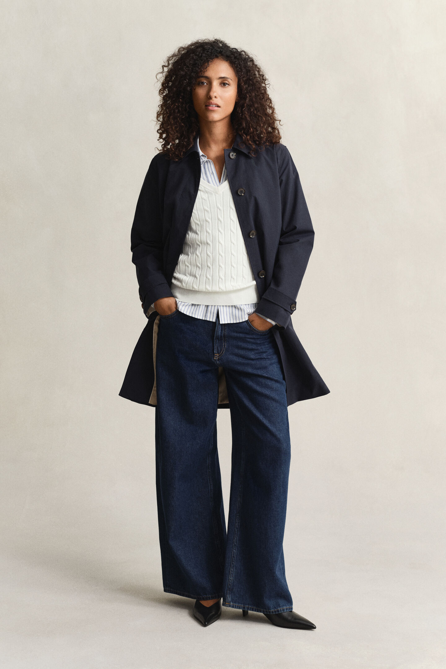 V-Neck Pullover mit Zopfmuster