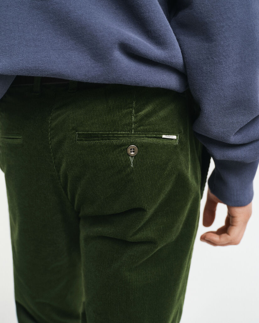 Slim Fit Cord Chinohose