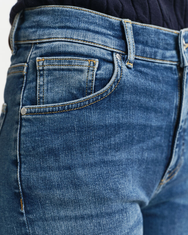 Verk&uuml;rzte Slim Fit Jeans